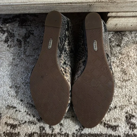 Vionic Antonia textured snakeskin reptile printed wedge pump shoes 9 - Picture 6 of 7